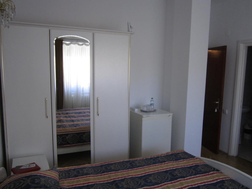 Pensiunea Helvetia Bucarest Habitación foto