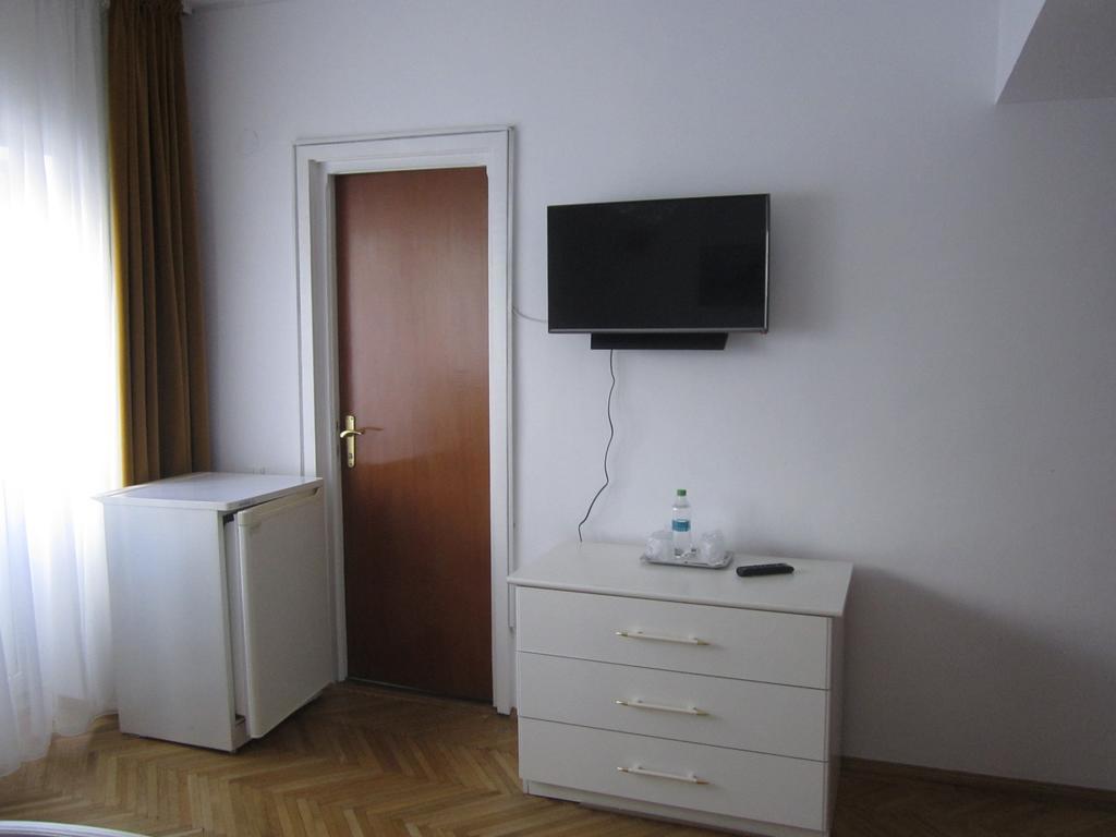 Pensiunea Helvetia Bucarest Habitación foto